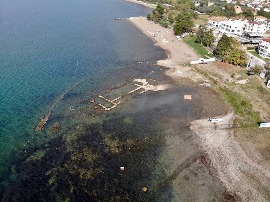 Kuraklık, iki bin yıllık tarihi eseri ortaya çıkardı 11